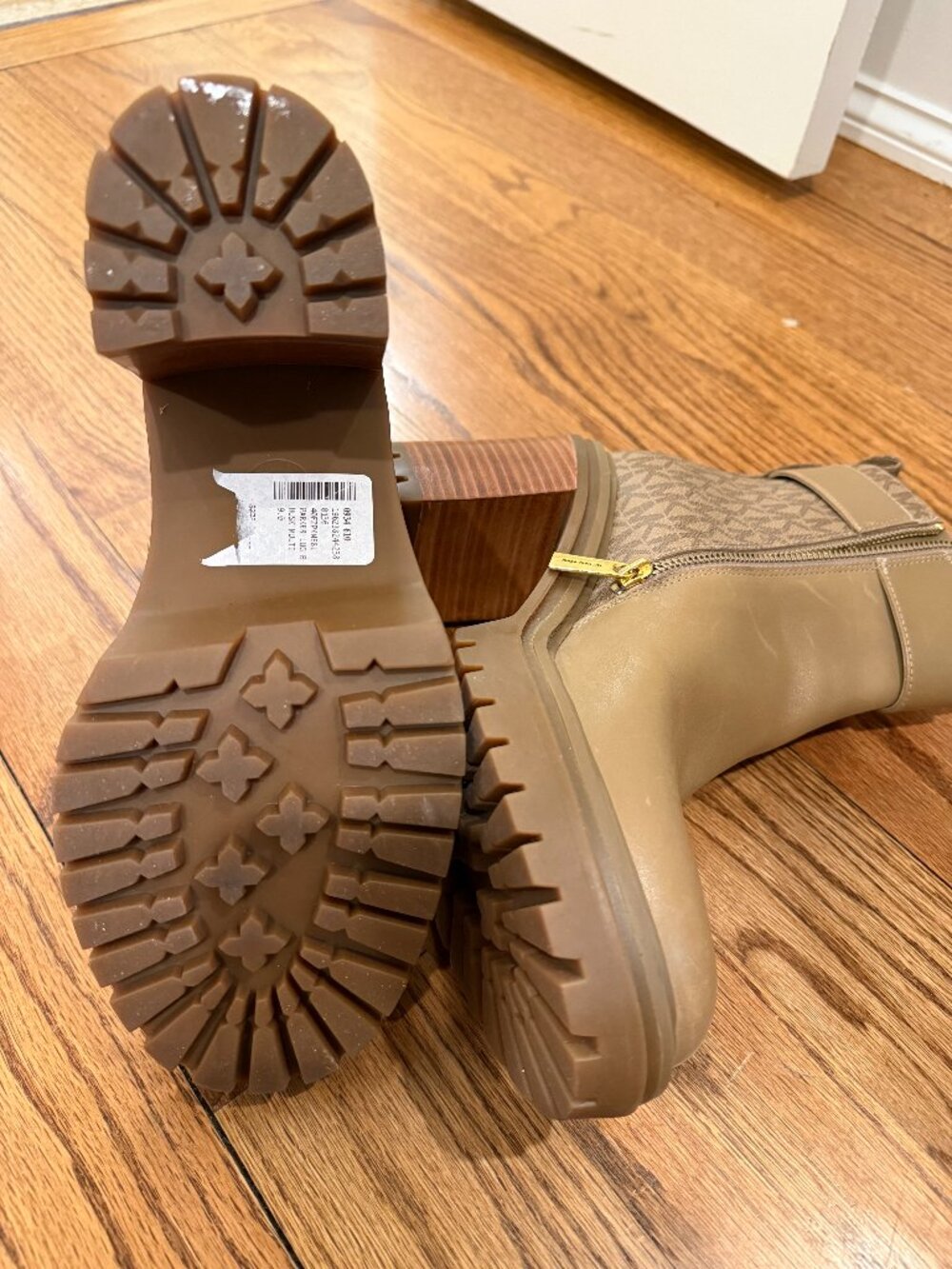 Brand New Michael Kors Brown / Tan MK Logo Strap Ankle Bootie Sz 9 - Picture 2 of 5